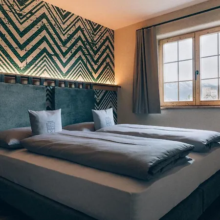 Burg1990 Aparthotel Ladis