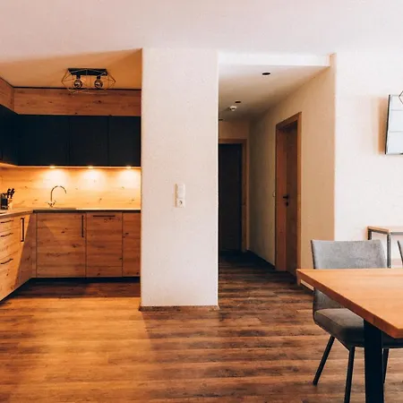 Ξενοδοχείο με διαμερίσματα Burg1990