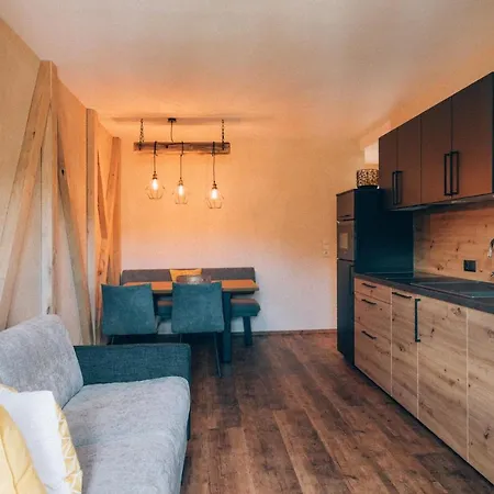 Ξενοδοχείο με διαμερίσματα Burg1990 Ladis